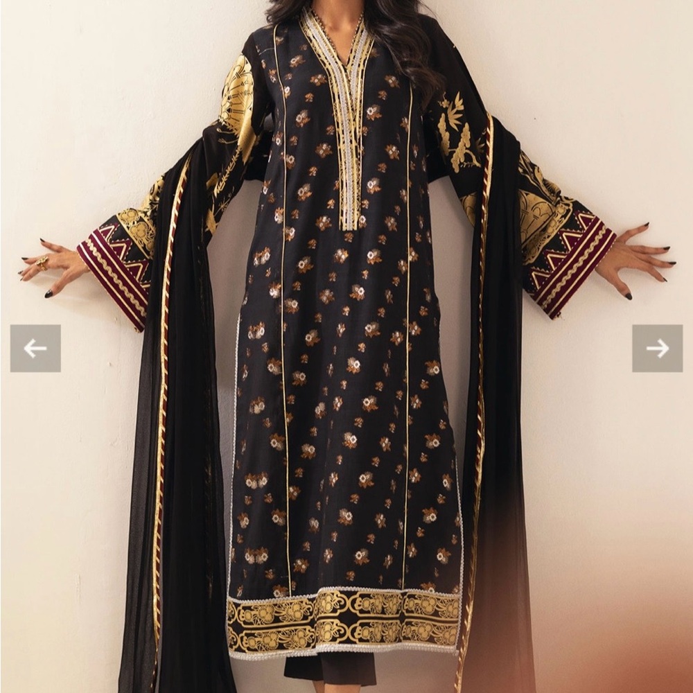 Pakistani designer Annus Abrar Kameez trouser dupatta